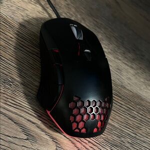Hunter Black and Red Gaming Mouse